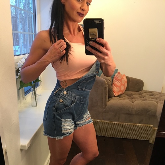 NWT distressed denim boyfriend short overalls - Picture 4 of 8